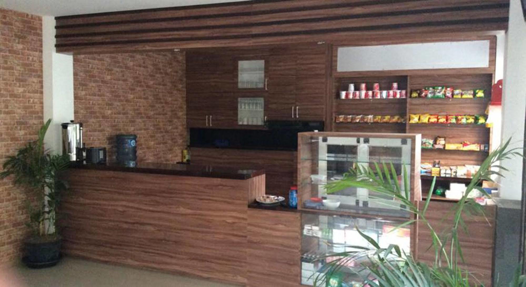 جيمباران مبيت وإفطار لوكوست المظهر الخارجي الصورة
